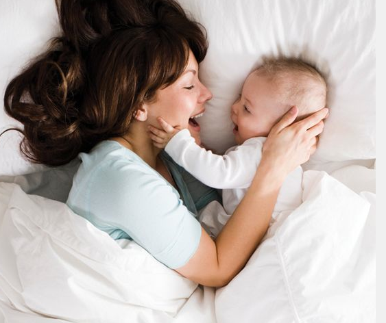 Photos La Complicite De Chaque Maman Avec Son Bebe Droles De Mums