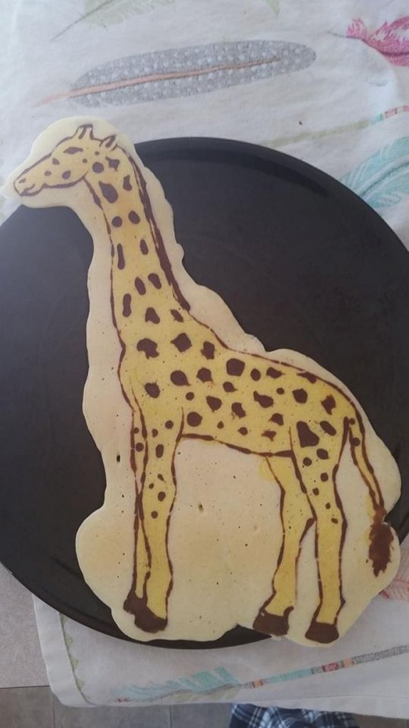 brek-giraffe-pancake