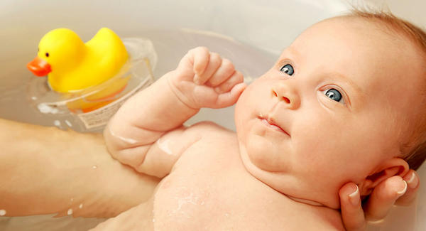 Le nécessaire au bain de bébé - Drôles de mums