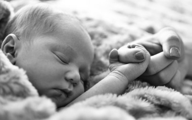 lil-nephew-j-sleeping-away-holding-moms-hand-3_t20_wkbenz